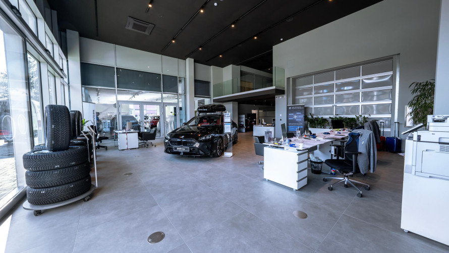 Prestavba showroomu nových vozidiel BMW
