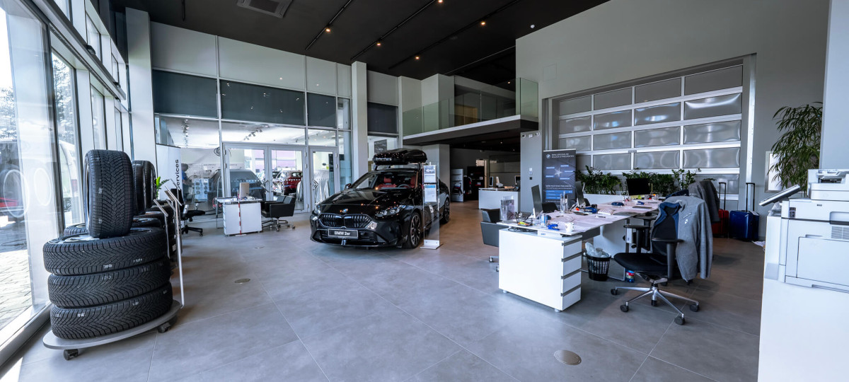 Prestavba showroomu nových vozidiel BMW