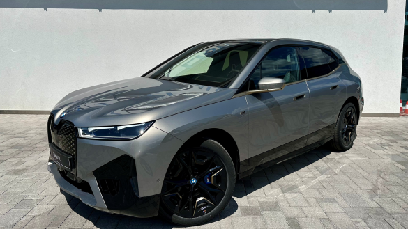 BMW iX M60