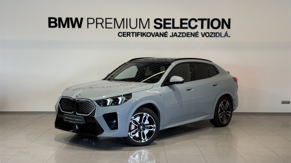 BMW iX2 xDrive30