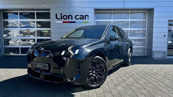 BMW iX xDrive45